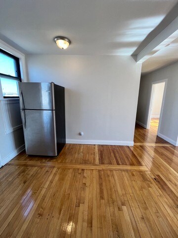 Building Photo - 5840 W Altgeld St