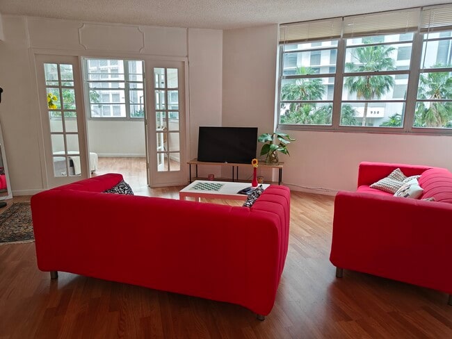 Building Photo - 825 brickell bay Dr