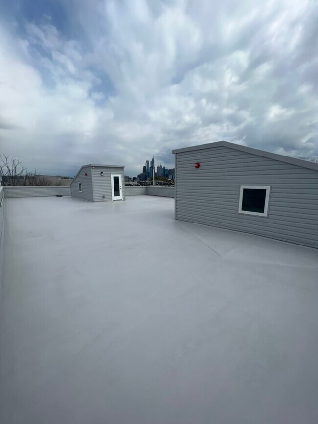 Building Photo - 649 N 35th St