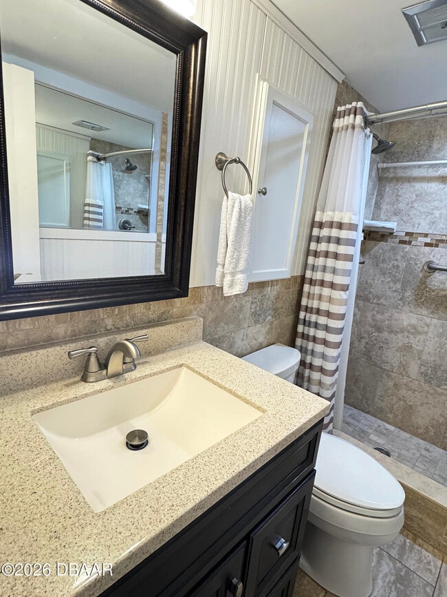 Building Photo - 4811 Saxon Dr
