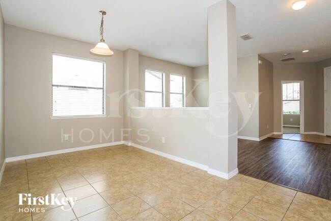 Foto del edificio - 3086 Pointe Pl Ave