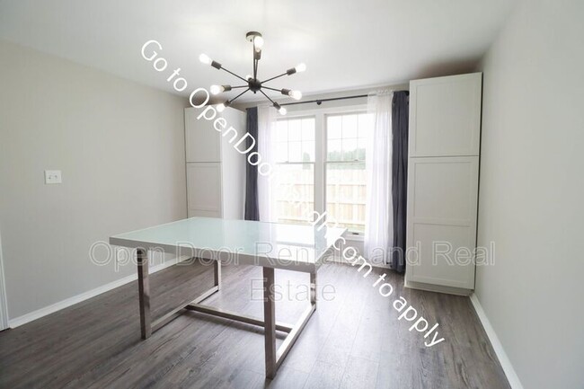 Foto del edificio - 219 Maple Knoll Dr
