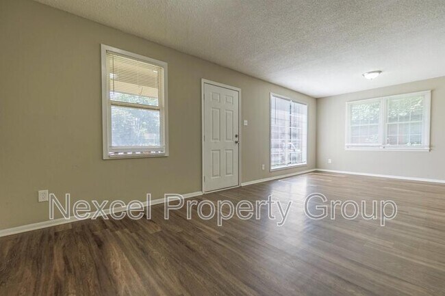 Foto del edificio - 1024 Mendenhall Cove