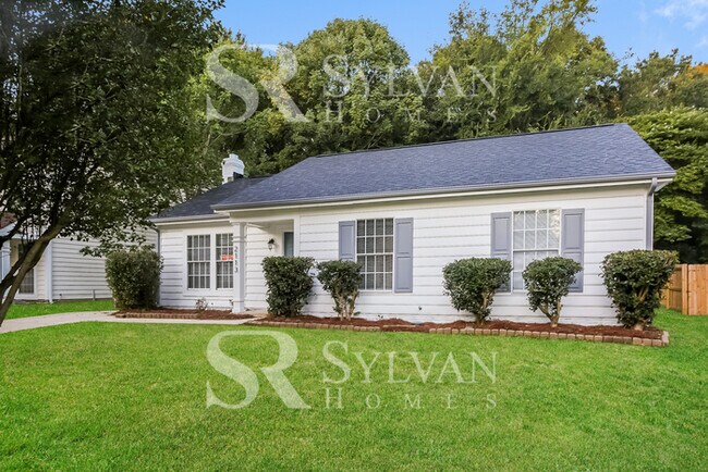 Building Photo - Don't miss out on this lovely 4BR 2BA home