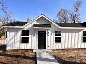 Building Photo - 1109-1109 E 34th St