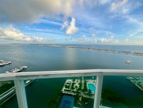 Building Photo - 2101 Brickell Ave