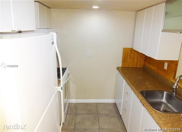 Building Photo - 2 br, 2 bath Condo - SUNRISE POINT CONDO