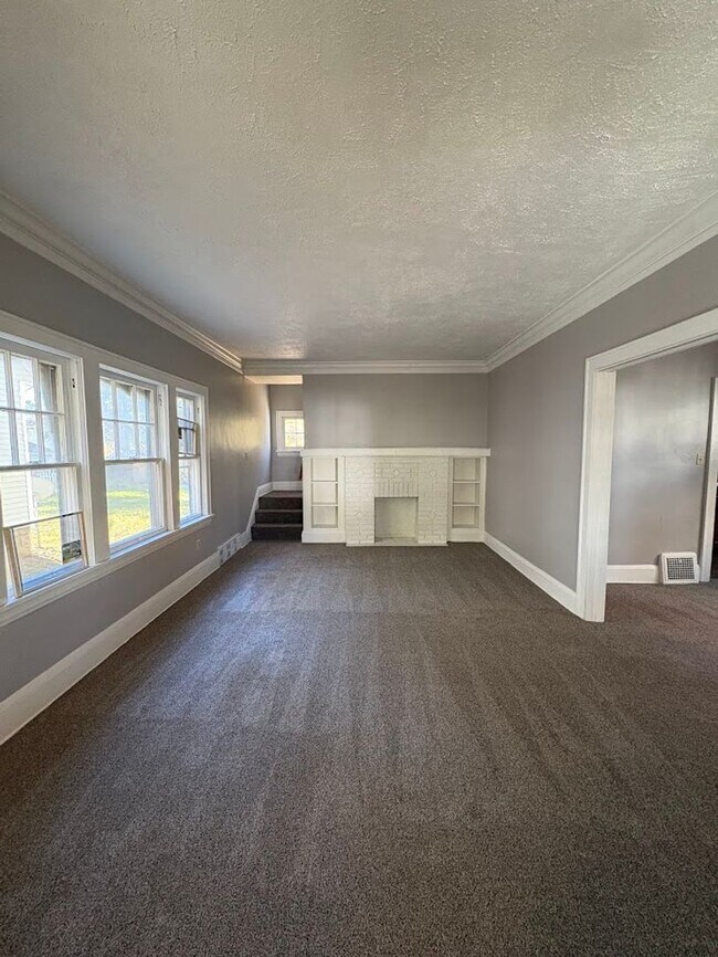 Foto del edificio - Three bedroom two bathroom home for rent