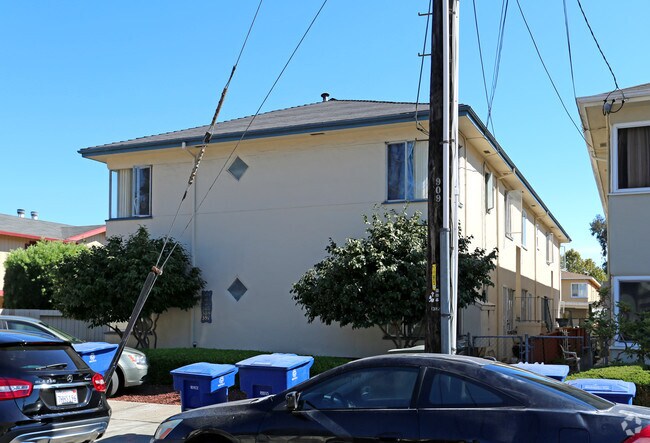 Foto del edificio - 381-391 Chumalia St