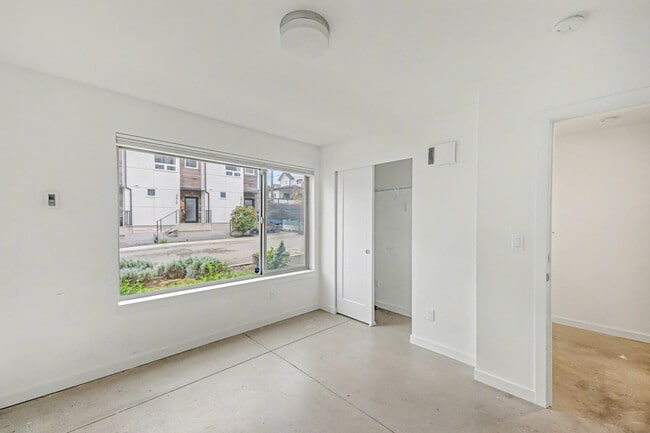 Building Photo - 2405 S Holgate St