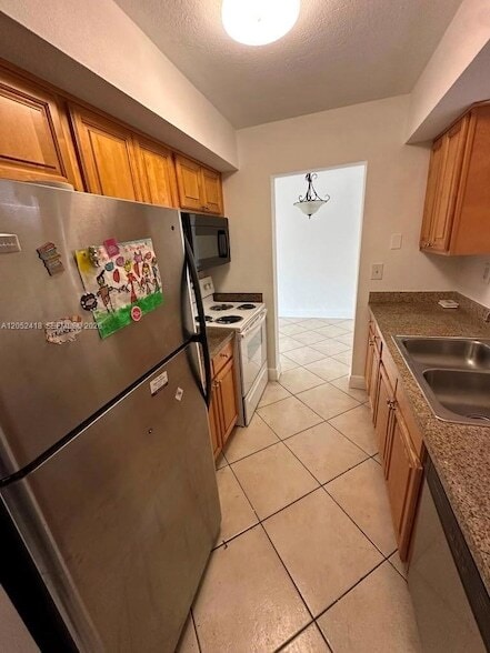 Building Photo - 8601 SW 94th St