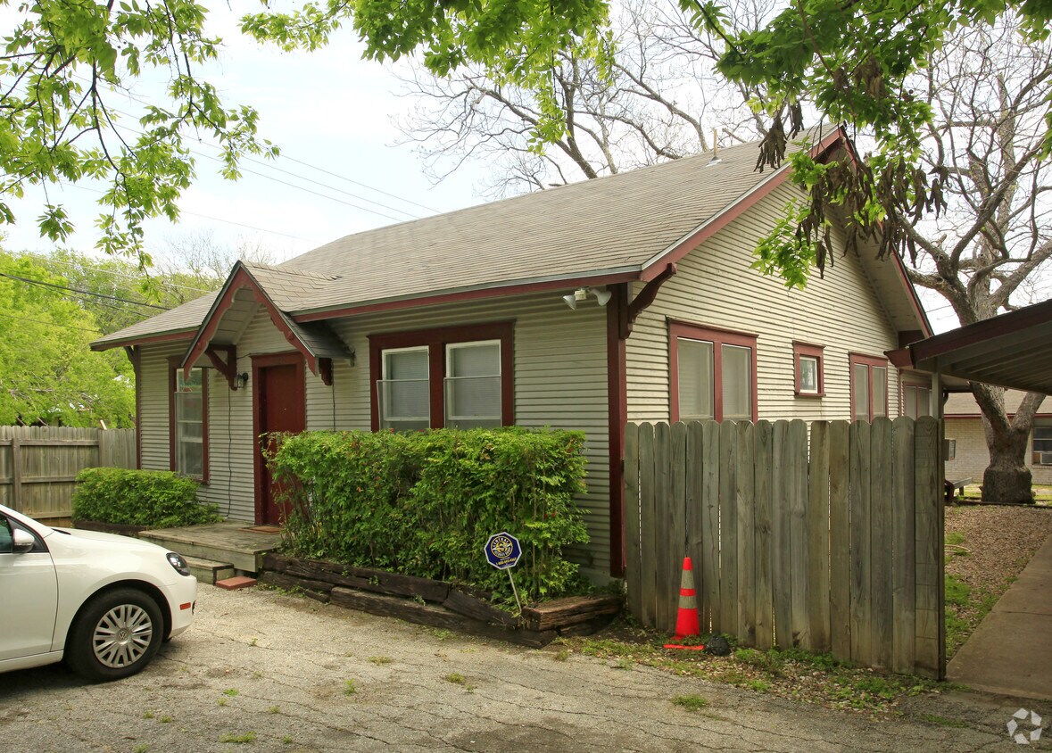 Foto del edificio - 4627 Depew Ave