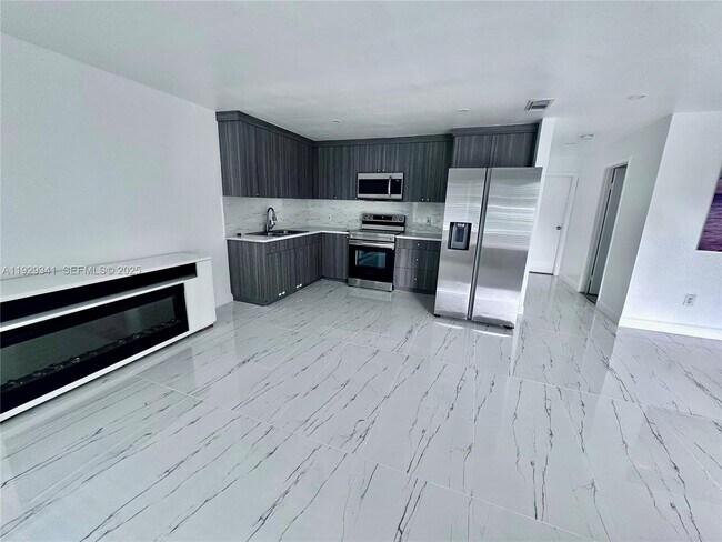 Building Photo - 15720 NW 44th Ct