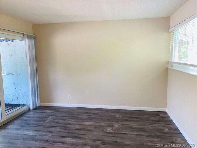 Building Photo - 600 N Rio Vista Blvd