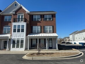 Building Photo - 33176 Denton St