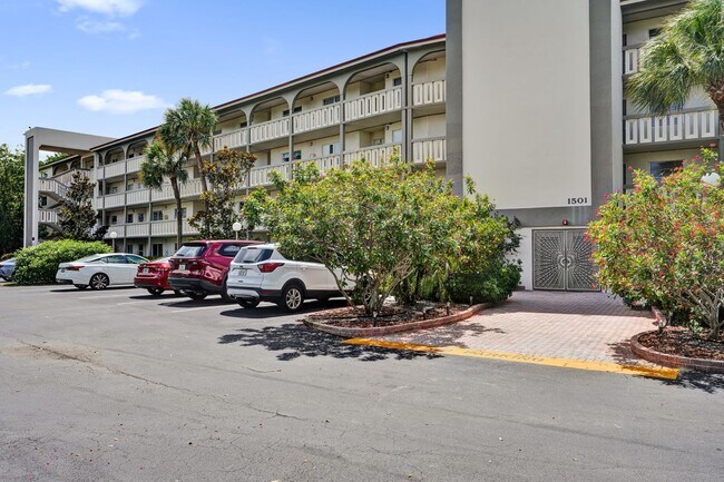 Building Photo - 1501 Cayman Way