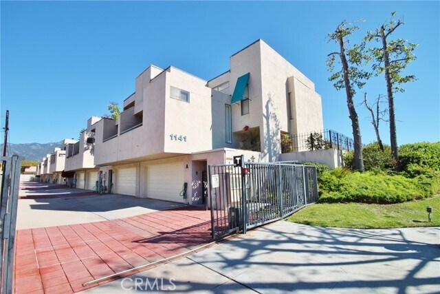 Primary Photo - 1141 W Duarte Rd