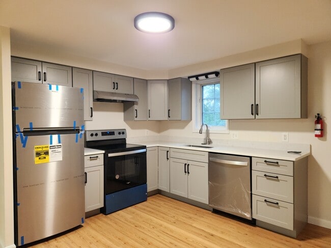 new kitchen appliances - 36 Stockman Ave
