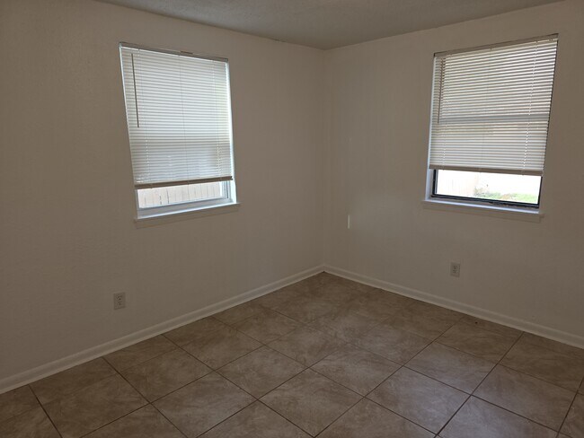 Foto del edificio - 2613 Sandusky Ave E