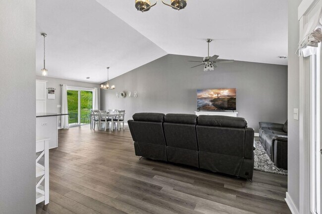 Foto del edificio - 3 Bedroom 2 Bath Luxury Home in Montgomery