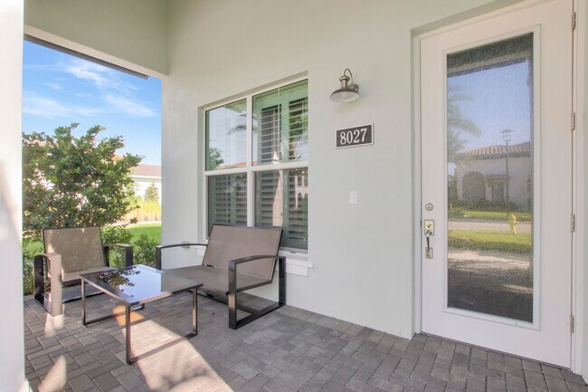 Foto del edificio - 8027 Hobbes Wy