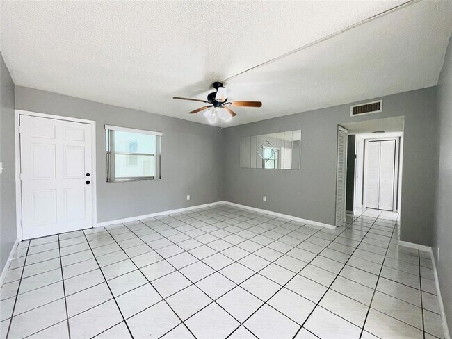 Foto del edificio - 320 SW 1st St