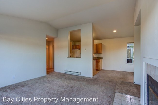 Building Photo - 204 Bayside Ct