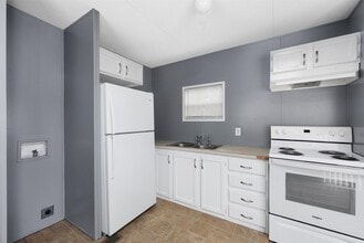 Building Photo - 5015 39th St E