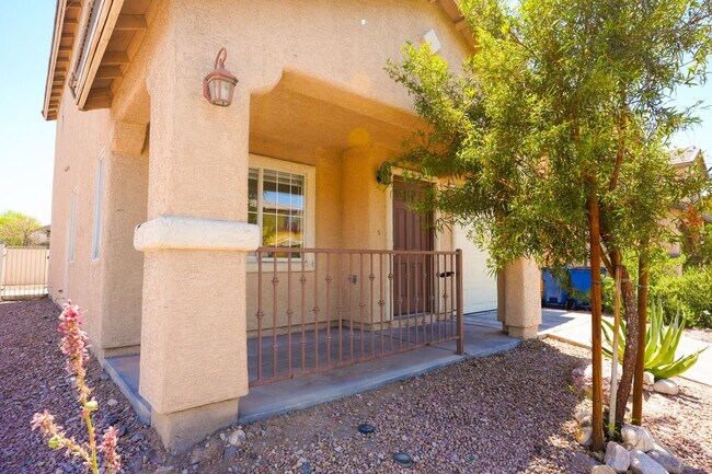 Foto del edificio - Well-Maintained 3 Bed, 2.5 Bath Home with Garage & Private Backyard