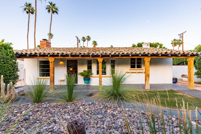 Building Photo - 524 S Vista Oro
