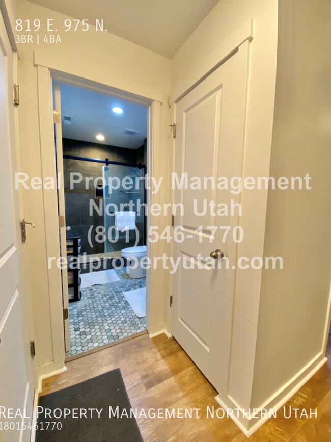 Building Photo - 819 E 975 N