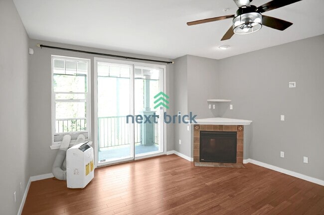 Building Photo - "Charming 2-Bed, 2.5-Bath Retreat in Bothell - Spacious 1157 Sq Ft Haven!"