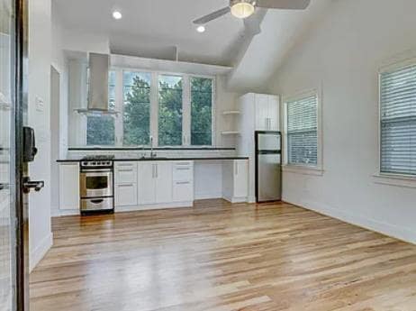 Foto del edificio - 4518 Red River St