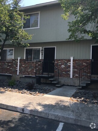 Building Photo - 1408 E 9th St