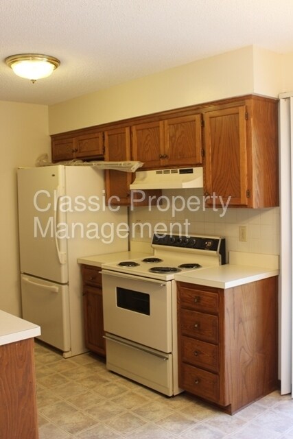 Building Photo - 7114 N Kingston Ct