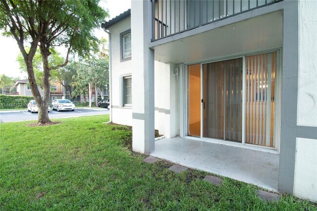 Foto del edificio - 4500 NW 107th Ave