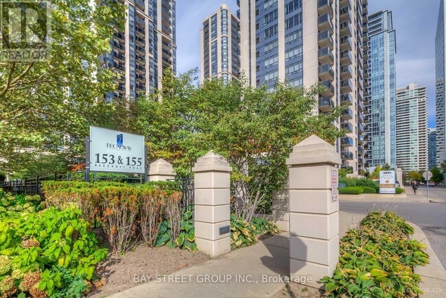 Building Photo - 153-1153 Beecroft Rd