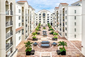 Gables Grand Plaza Apartments photo'