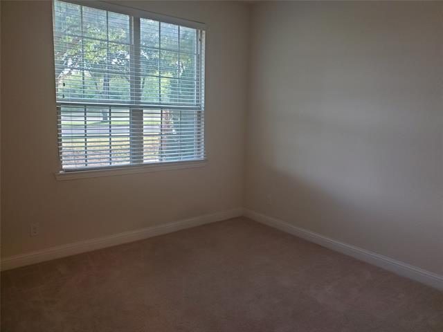 Foto del edificio - 507 W Royal Ln