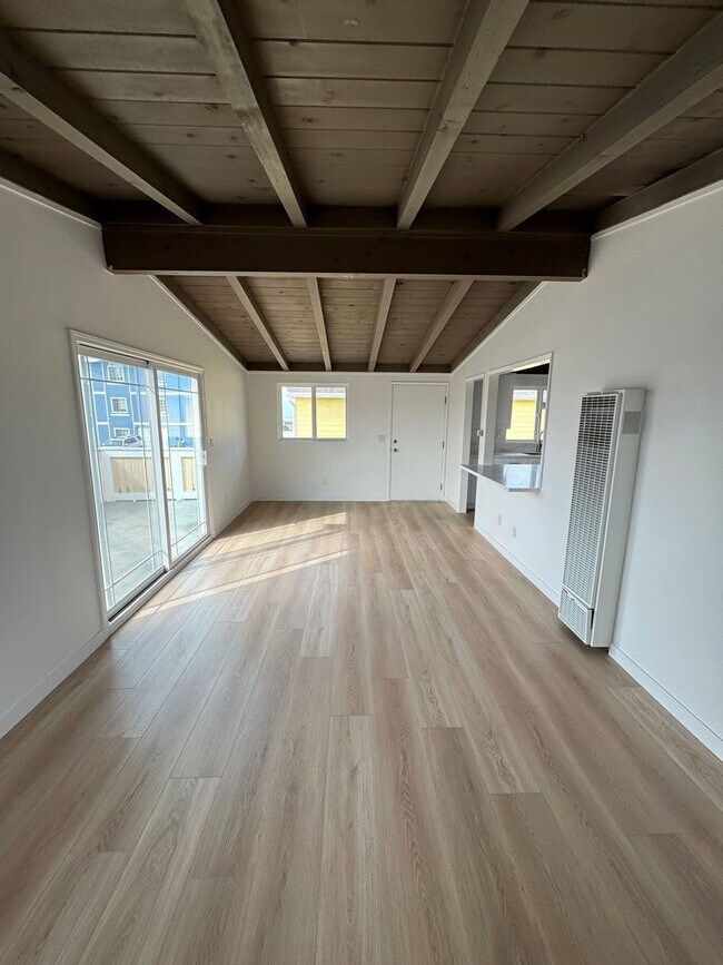 Foto del edificio - 1145-1149 Montauk Lane