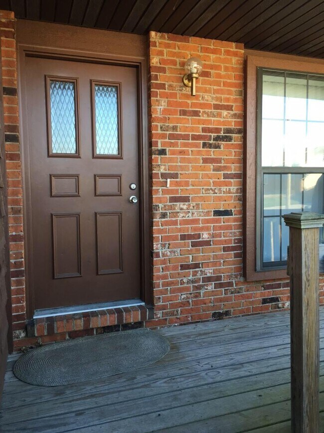 Building Photo - 515 Pepperhill Ct