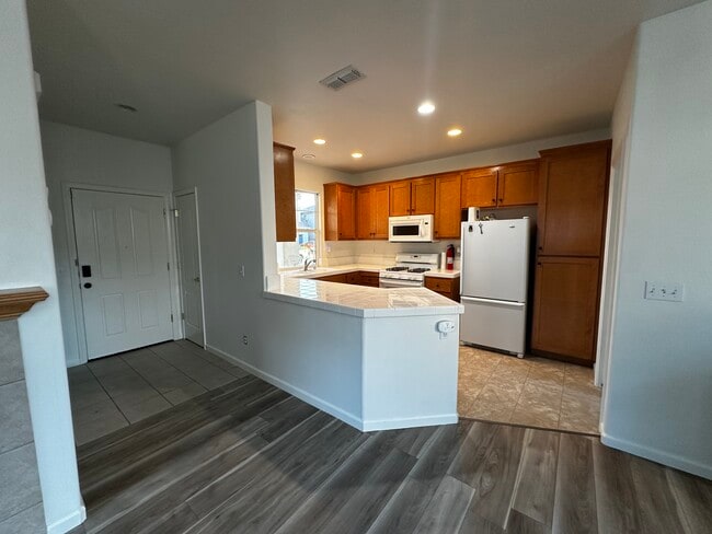 Foto del edificio - 2633 Barndance Ln