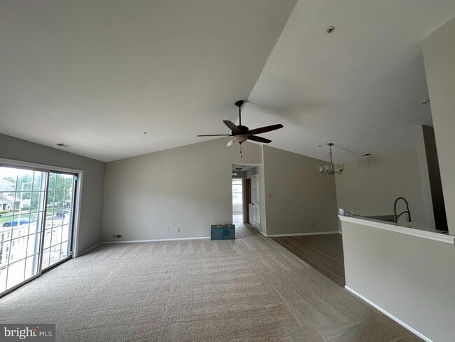 Building Photo - 154 Crestmont Dr