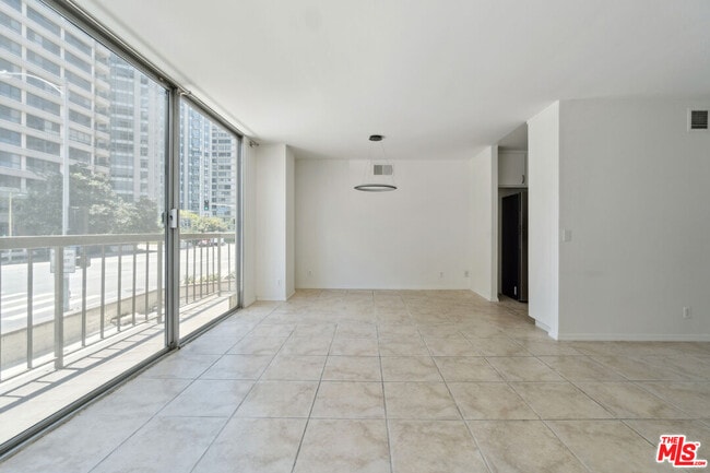 Building Photo - 10747 Wilshire Blvd