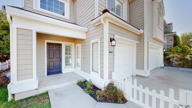 Foto del edificio - Sophisticated 4BD/3BA Corner Lot In Presti...