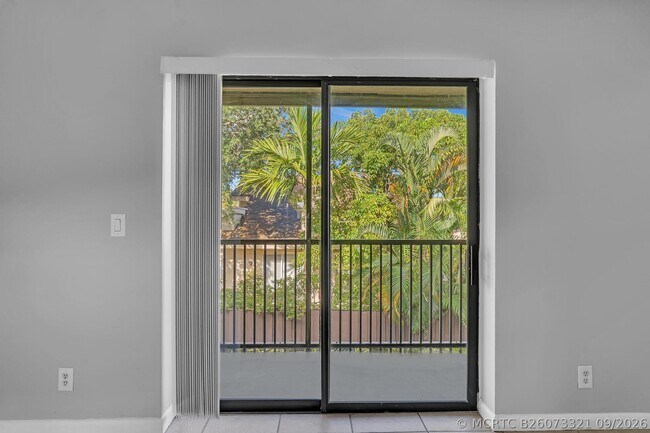 Foto del edificio - 21904 Lake Forest Cir
