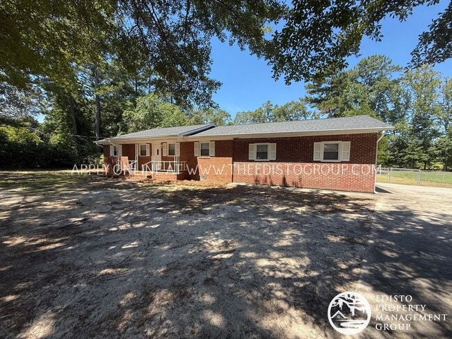 Foto del edificio - Cozy 2-Bed, 2-Bath Home in Orangeburg, SC