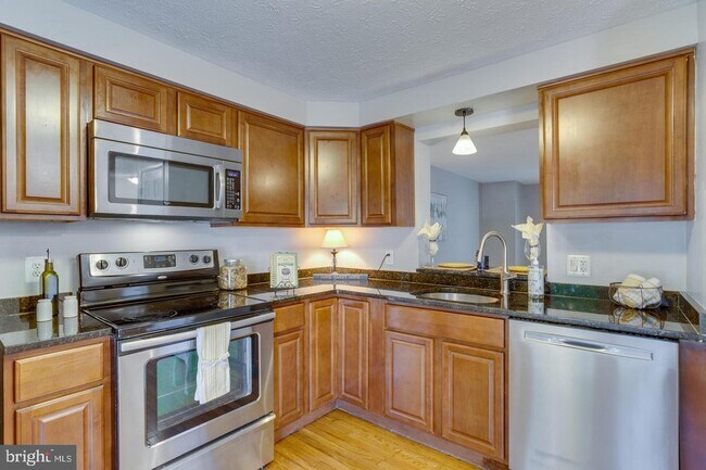 Building Photo - 3724 Bonnybridge Pl