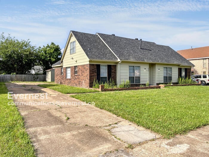 Foto principal - 6630 Hampstead Cove