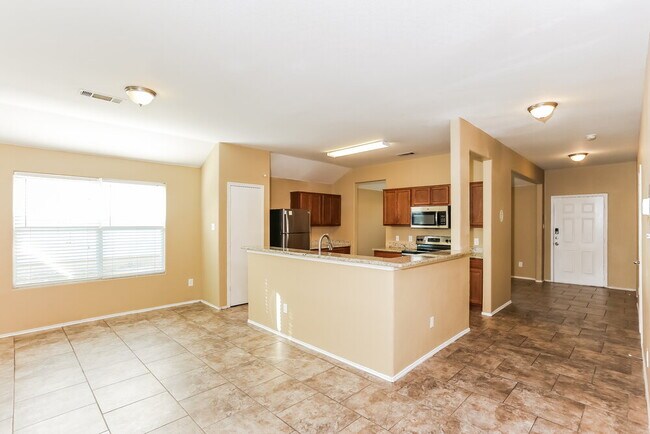 Building Photo - 144 Triumph Rd